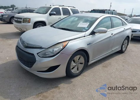 2013 Hyundai Sonata Hybrid z USA, uszkodzony, nr VIN KMHEC4A45DA077559
